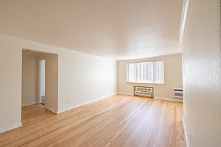 Hale Hall Apartments — Photo 15
