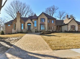 11284 Elsie Manor Ct, Creve Coeur, MO 63141