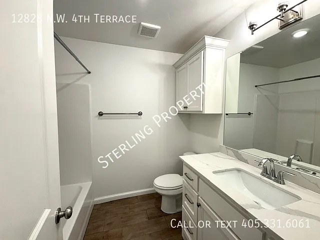 12828 NW 4th Ter — Photo 7