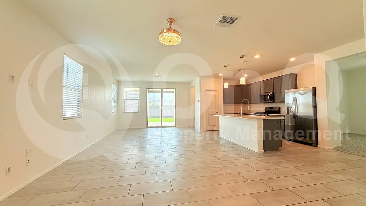 3 bed, 2.0 bath, 1849 sqft, $2,299 — Photo 2