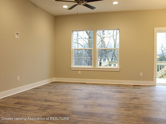 4th image of 2510 Winterberry St