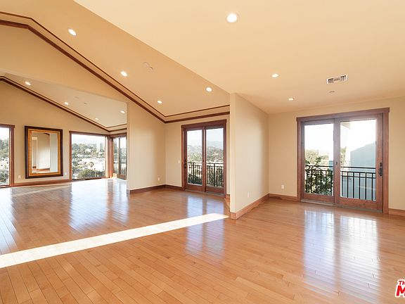 2nd image of 4213 N Scandia Way