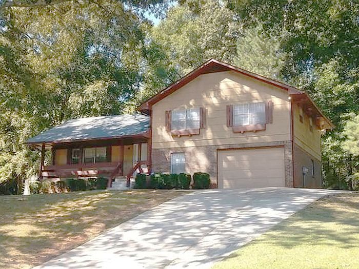 1st image of 3376 Moravia Dr