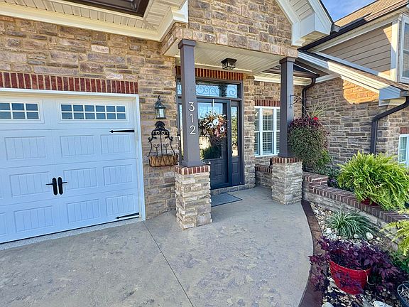 3rd image of 312 Lochmere Greene Dr