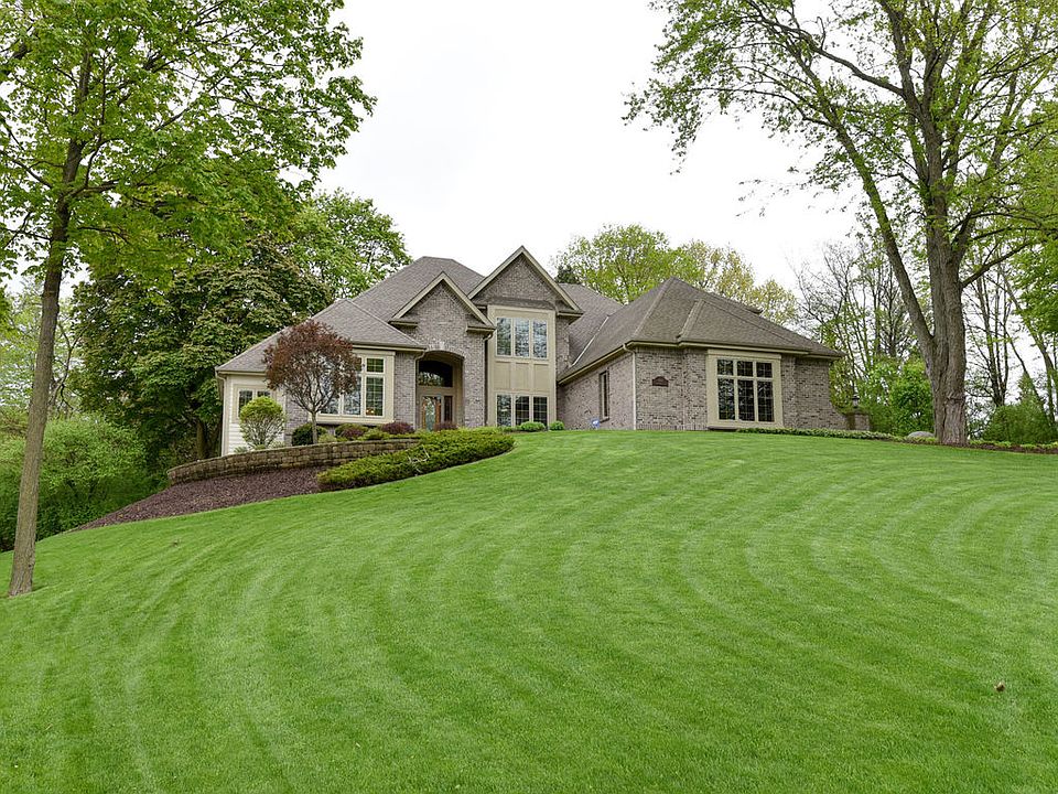 2nd image of 940 S Brookfield Rd