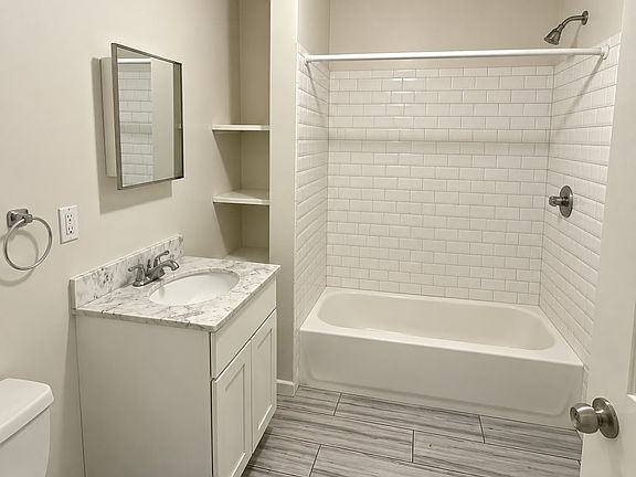 4th image of 68 Elliott Ave