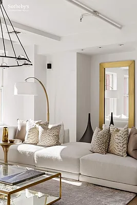 Sold by Sotheby's International Realty | media 6