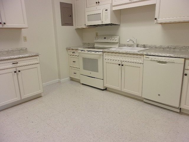 2nd image of 239 S Broad St