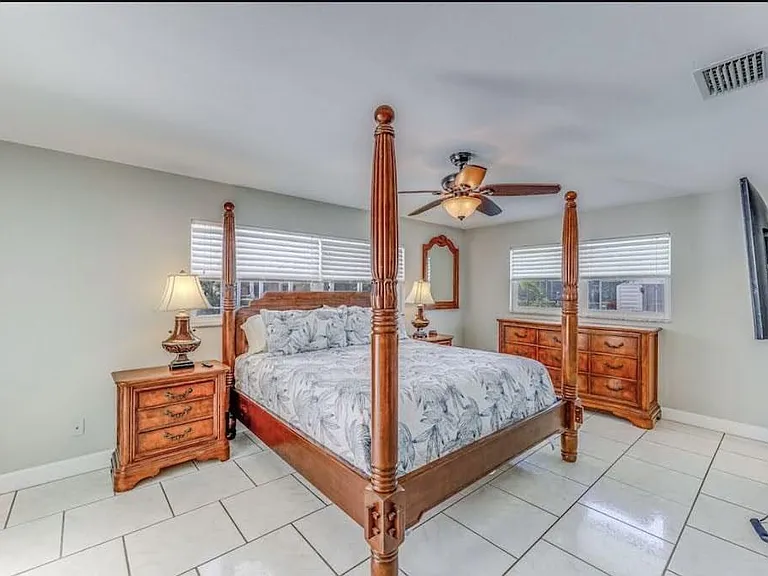 5256 Wisteria Ct — Photo 9
