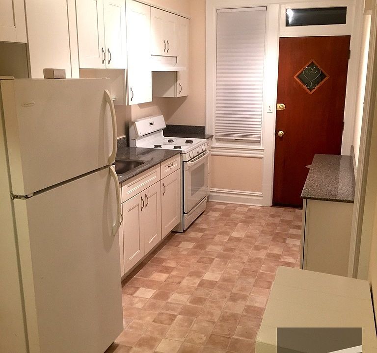 1st image of 2433 Crescent St #2