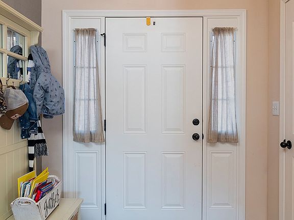 3rd image of 1404 Melanie Dr