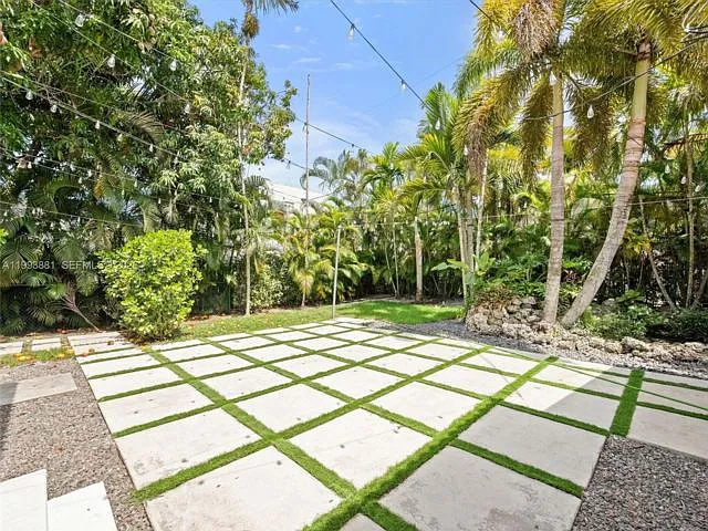 314 Romano Ave — Photo 12