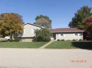 313 Charlton Dr, Geneseo, IL 61254