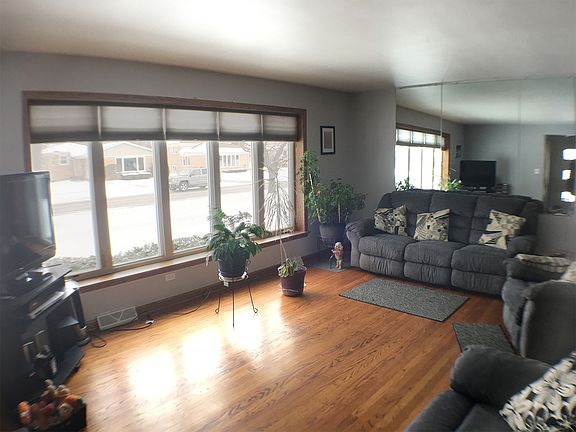 3rd image of 5505 W 99th Pl