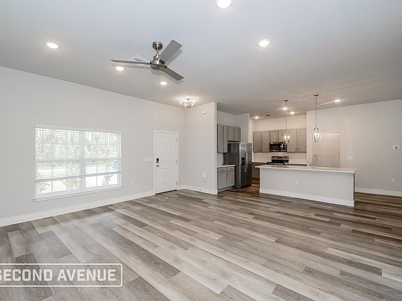 3rd image of 19 Reidel Ln