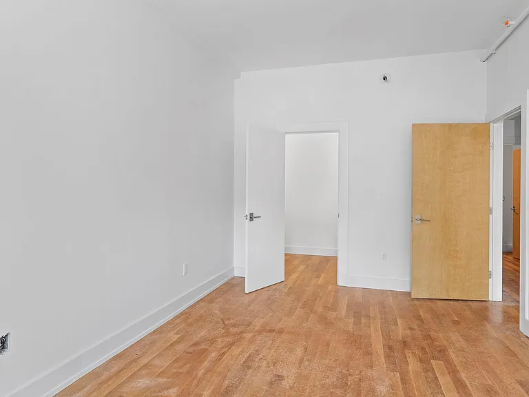 31 Centre St #201 — Photo 10