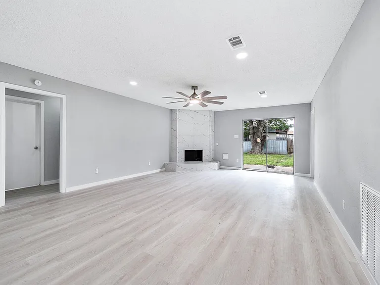 3610 Brier Gardens Dr — Photo 10