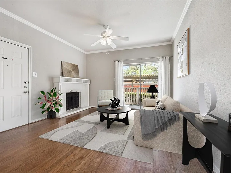 4041 Drake St #113 — Photo 3