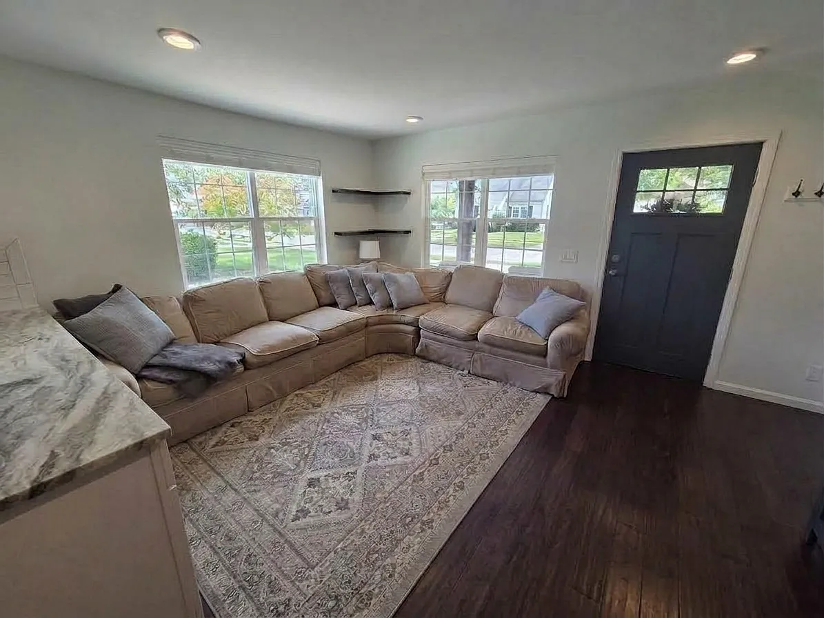 3 bed, 1386 sqft, $2,700 — Photo 4