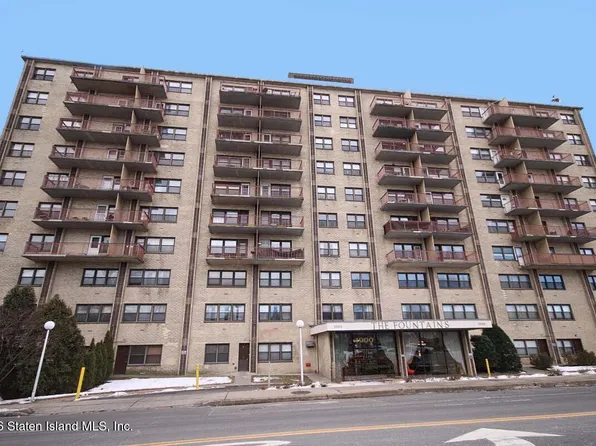 1000 Clove Rd APT 2P, Staten Island, NY 10301