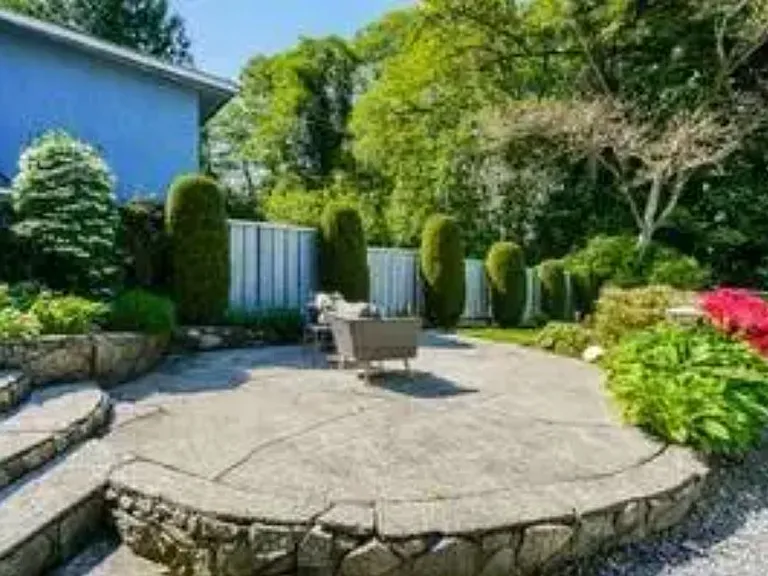 Cedarwood Ct — Photo 6