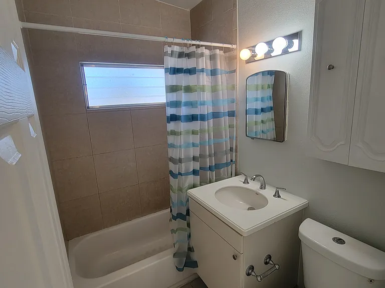 2361 Dallas St — Photo 10