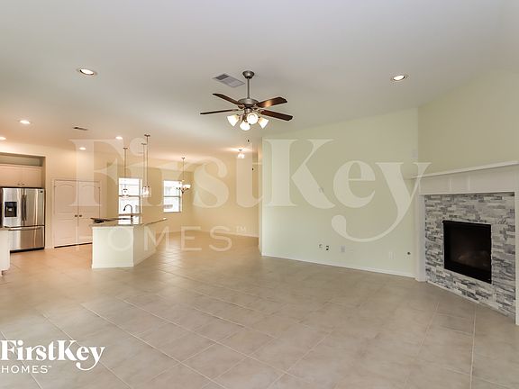 4th image of 23810 Via Viale Dr