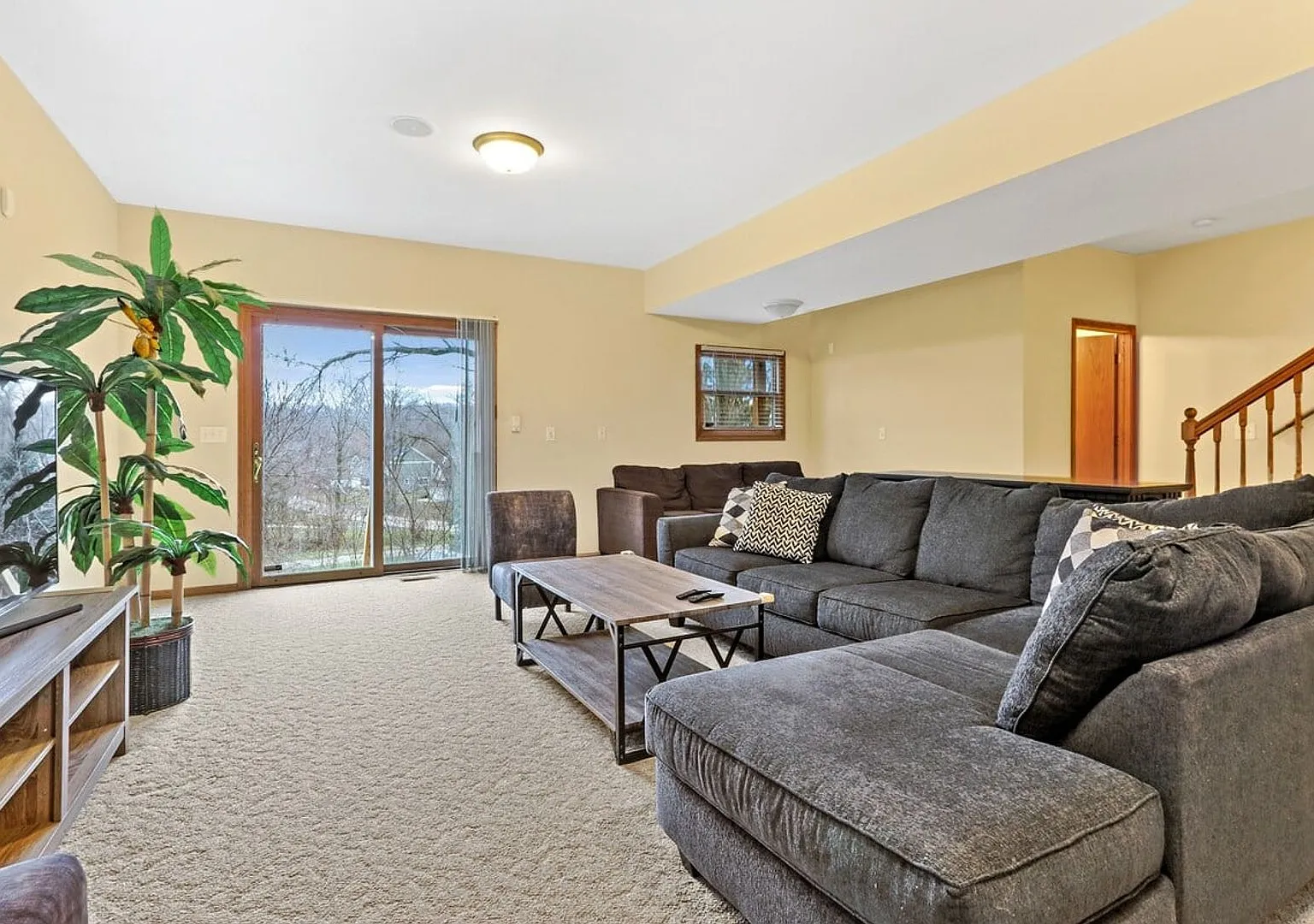 Lake Mary Dog-Friendly Furnished Home Available for Monthly & Mid-Term Rentals — Photo 2