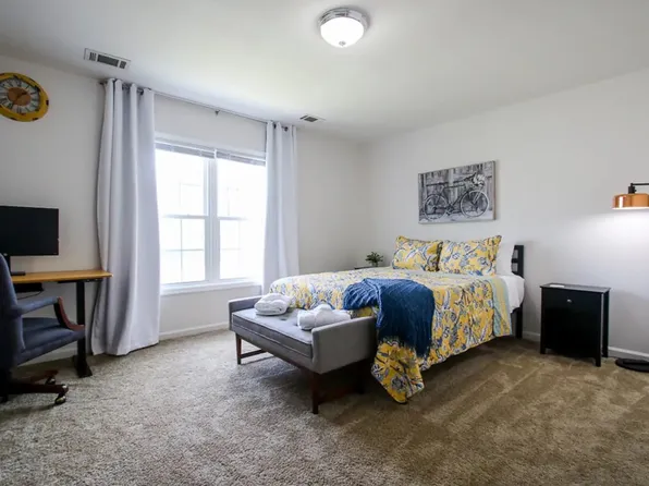 1506 E Henry St, Savannah, GA 31404