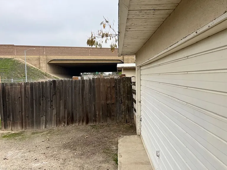 22 Candy St — Photo 21