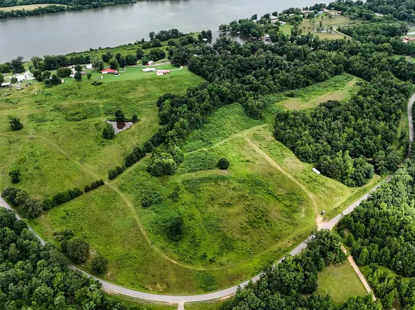 47 Overlook Point Rd, Lobelville, TN 37097