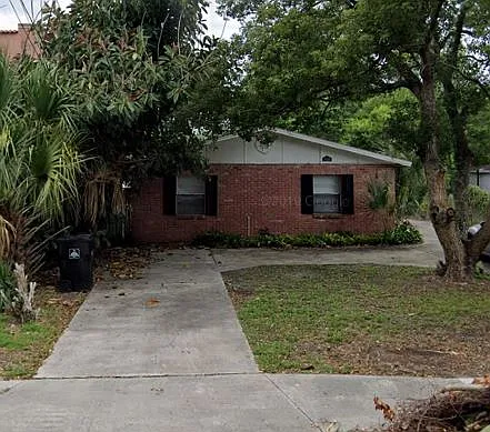 3018 E Jefferson St — Photo 1