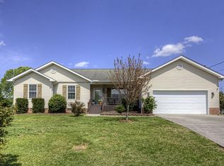 2108 Katie Ln, Dandridge, TN 37725