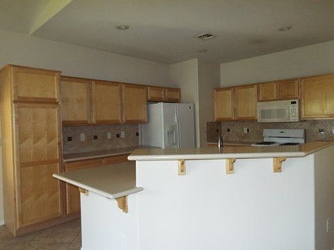 3rd image of 5964 Genovese Ave