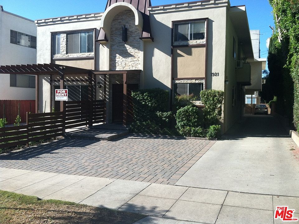 1st image of 1921 Pelham Ave