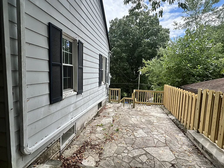 1219 East Dr — Photo 13