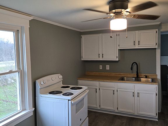 3rd image of 205 Columbia St #2