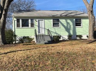 1230 Fairbank Ln, North Chesterfield, VA 23225