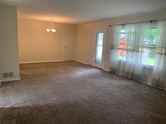 Living room/dining room combo