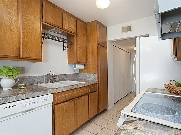 5th image of 450 W Vermont Ave Unit 704