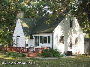 2nd image of 114 Jensen Ave NE