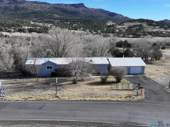 48 72nd Hwy, Raton, NM 87740