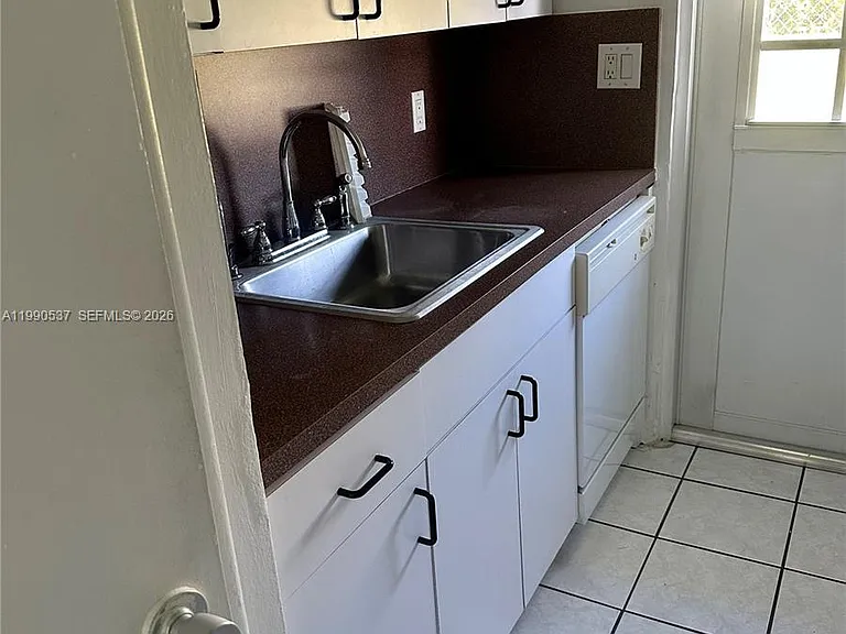 7920 East Dr #11 — Photo 8