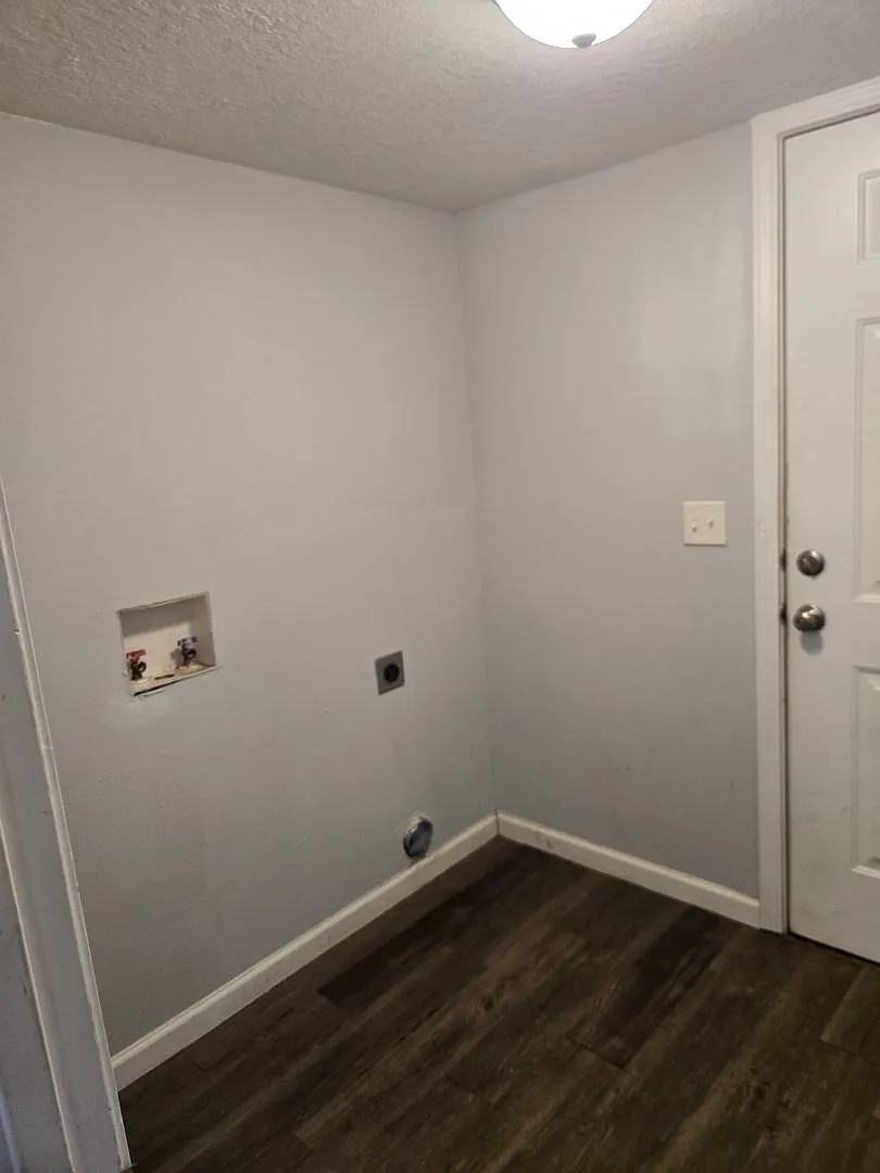 Charming 2-Bedroom Home with Private Master Balcony & Spacious Mud Room — Photo 2