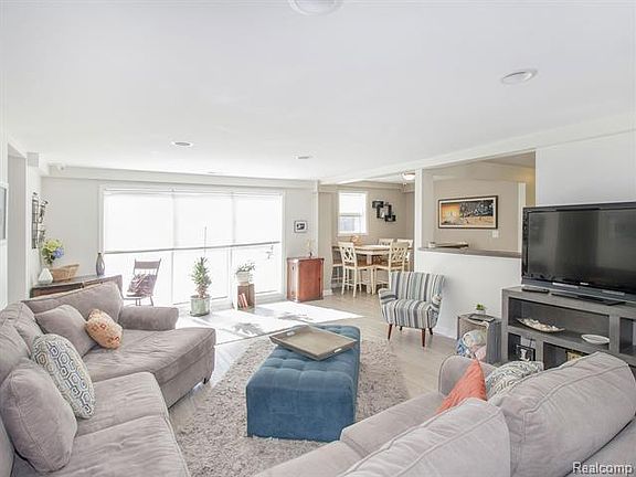 4th image of 1250 Hartwig Dr