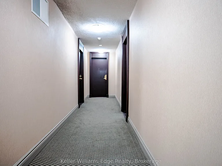 30 Grand Trunk Cres W #2001 — Photo 24