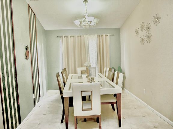 3rd image of 5443 Sealine Boulevard