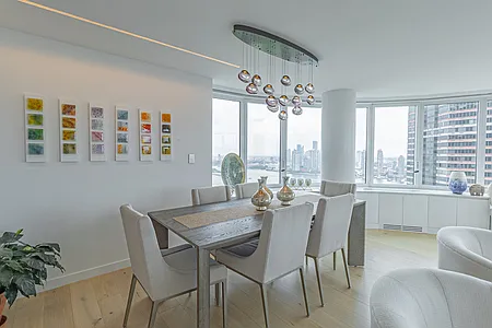 330 East 38th Street — Photo 4