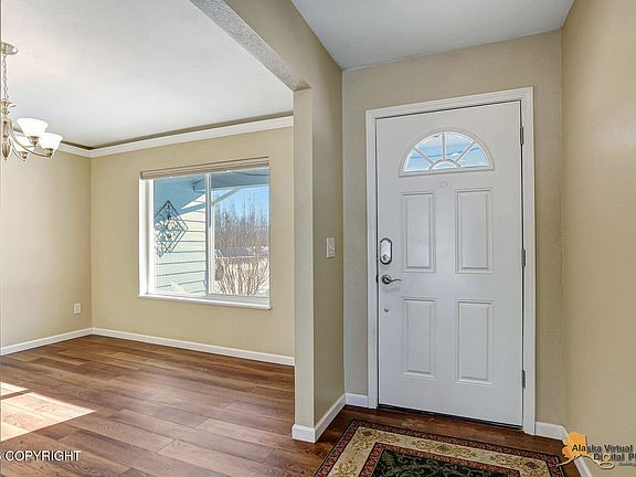 5th image of 528 N Beaver Lake Rd