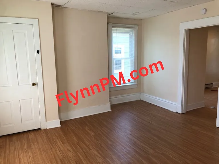 116 College Ave — Photo 4